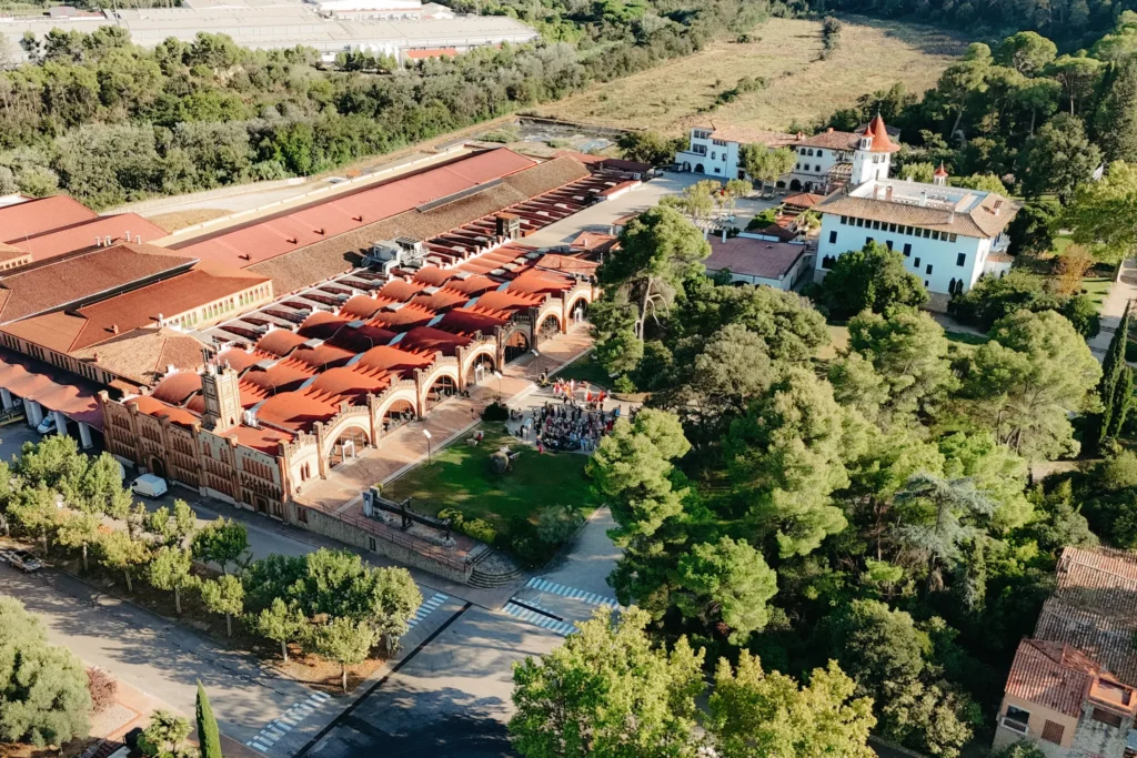 Caves Codorniu, a 30 min de Sitges